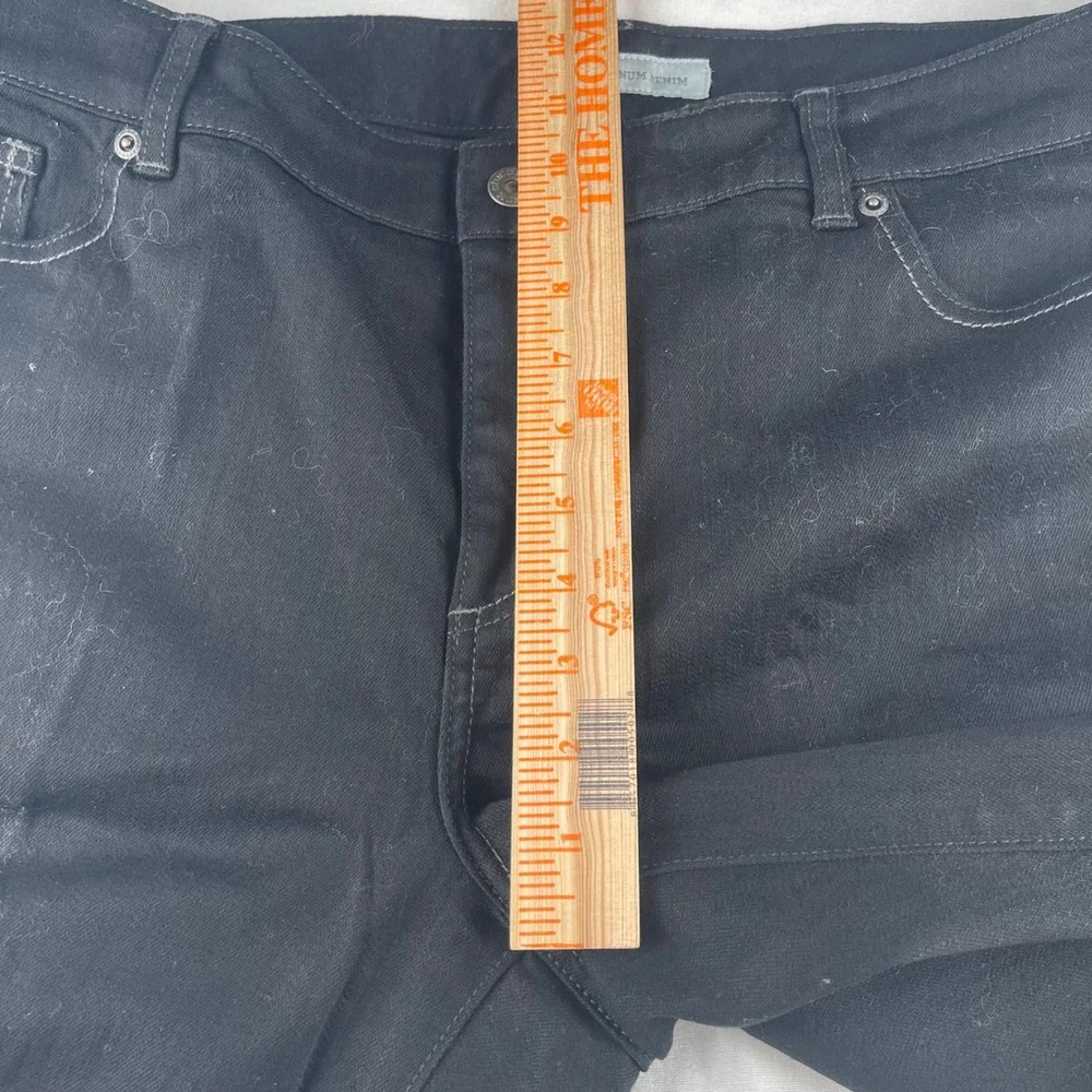 Chicos‎ Platinum Denim Black Straight Leg Jeans Womens Size 3 Short 1G010299